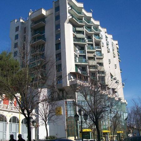 Sun Tower-Center Of Tirana Lägenhet Exteriör bild